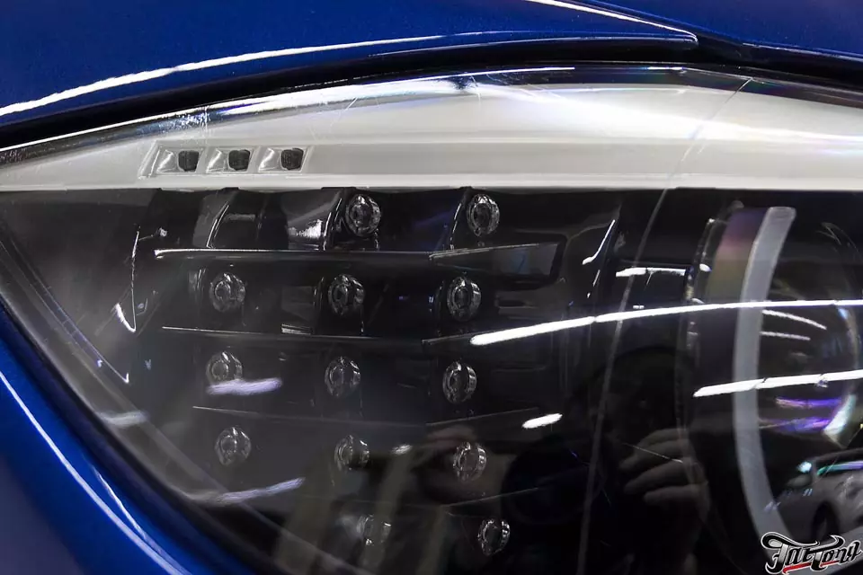 BMW 3. Окрас масок фар в черный глянец и изготовление ангельских глазок.